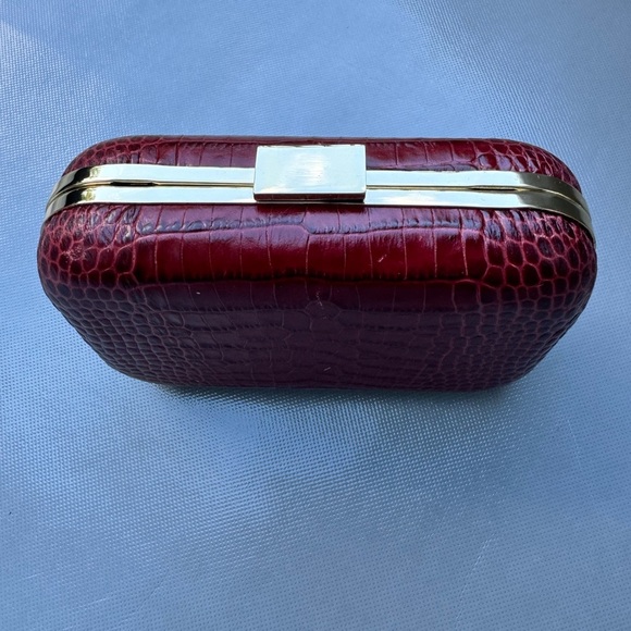 Banana Republic Croc Embossed Clutch - Picture 3 of 6